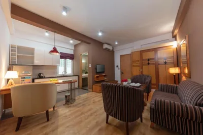 Golden Sunshine Villa Hotel and Travel – Photos 7