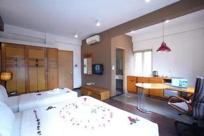 Golden Sunshine Villa Hotel and Travel – Photos 13