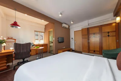 Golden Sunshine Villa Hotel and Travel – Photos 14
